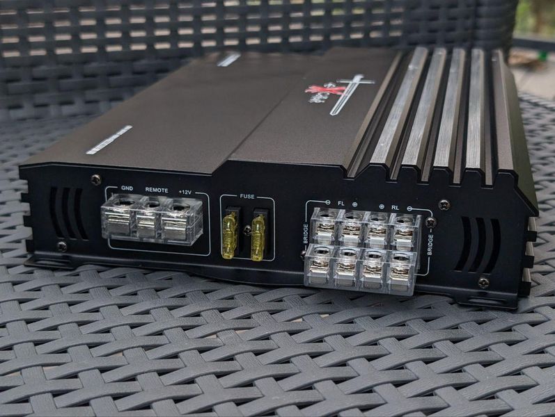 Excalibur X500.4 Чёрный &mdash; высокомощный усилитель с 2000 Вт для глубоких басов и насыщенного аудио в автомобиле 555RНЦ200 фото