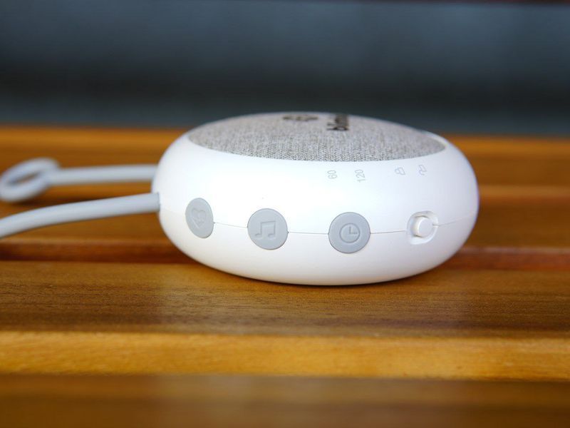 Белая шумовая машина для младенцев и взрослых - 14 успокаивающих звуков 07 песен - с регулировкой яркости A2323546 фото