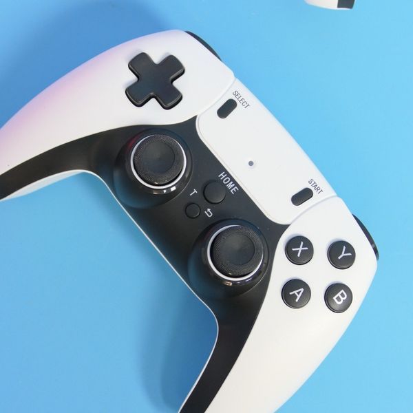 Игровая консоль ZUIDID X8-PLUS 64GB, 20000 игр, 2 беспроводных контроллера, белая а2 8789 фото