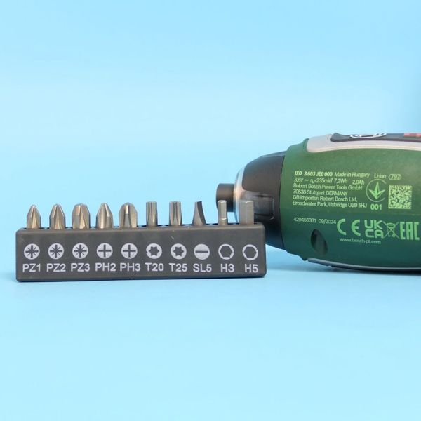 Аккумуляторная отвертка Bosch IXO 7 Angle Set (06039E0003) с угловой насадкой и набором бит 555R 1111 фото