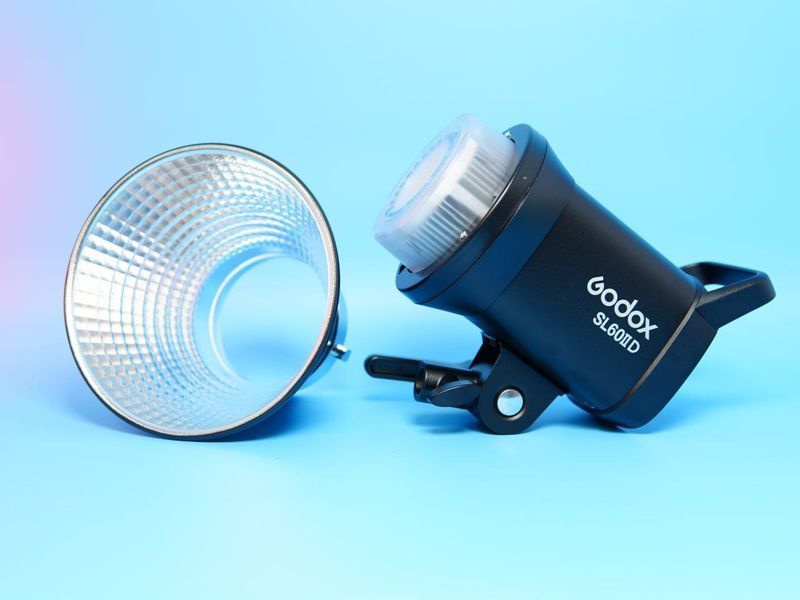 Постоянный свет Godox SL60II &mdash; идеальное решение для съемки видео, стримов и фото проектов с максимальной стабильностью R64675890 фото