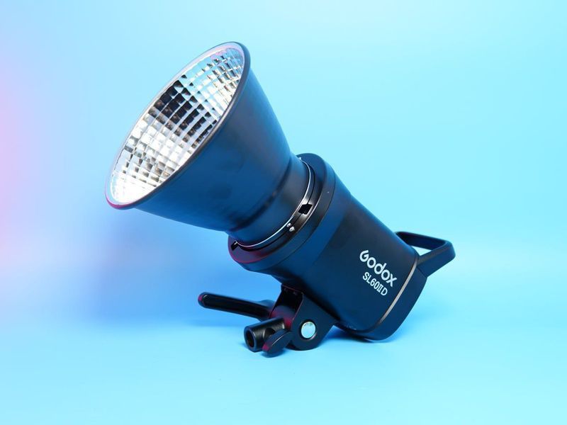 Постоянный свет Godox SL60II &mdash; идеальное решение для съемки видео, стримов и фото проектов с максимальной стабильностью R64675890 фото
