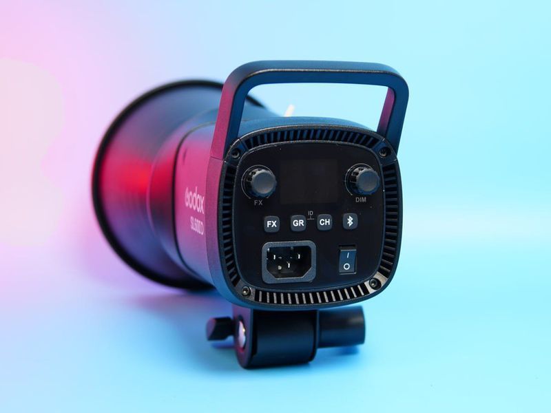 Постоянный свет Godox SL60II &mdash; идеальное решение для съемки видео, стримов и фото проектов с максимальной стабильностью R64675890 фото