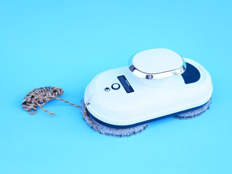 Сучасний робот для миття вікон &mdash; автоматичне очищення скла, дзеркал і гладких поверхонь 555555R456787 фото