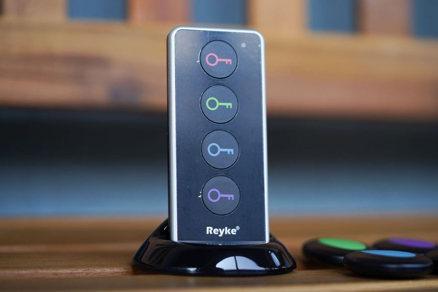 Брелки для пошуку ключів і предметів Key Finder 4 шт + пульт Т2 фото