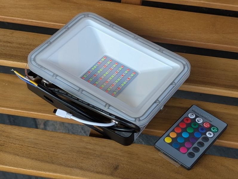 Вуличний світлодіодний прожектор RGB 50 Вт із пультом &mdash; вологозахищений R4546576 фото